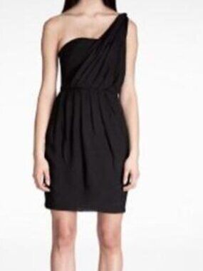 black halo olcay asymmetrical dress | Dresses | Black Halo Dresses>Dresses>All Dresses The Lilac | Chiffon Style:P22DR0830103999B 99% polyamide/1% elastane